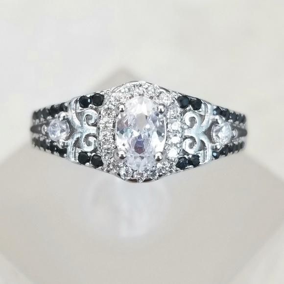 Antique Style Black Spinel Ring - Picture 2 of 7